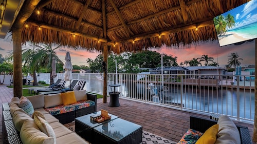 Hummingbird Harbor by Avantstay Pool + Game Room + Dock + Fire Pit + Outdoor Lounge Near Beach + Las Olas
