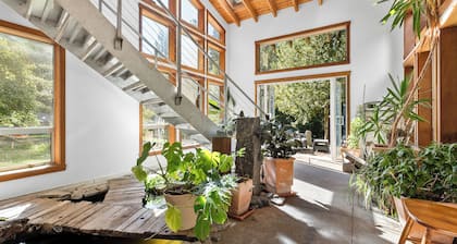Tranquil Garden Apartment Next to The Grand Forest on Bainbridge Island