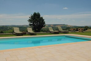 Outdoor pool, a heated pool - Luxury Private Estate in Gascony | Heated Pool, Spa, Air Conditioning, Sleeps 14 (Saint-Mézard)