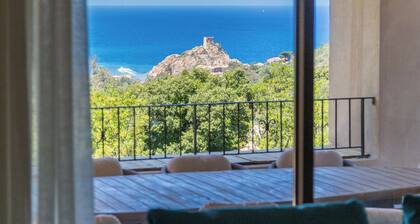 Offrez-vous une parenthèse inoubliable à la Villa Excelsior, nichée entre mer et montagne dans l’un des plus beaux sites classés au patrimoine mondial de l’UNESCO.