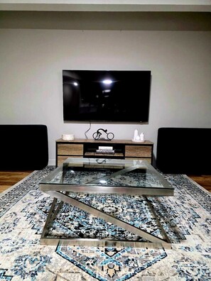 Living area - Luxury Executive Home in Windermere | Sleeps Comfortably (Edmonton)