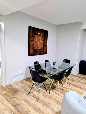 Dining - Luxury Executive Home in Windermere | Sleeps Comfortably (Edmonton)