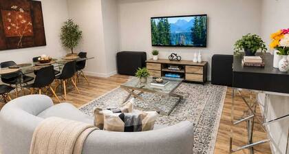Luxury Executive Home in Windermere | Sleeps Comfortably