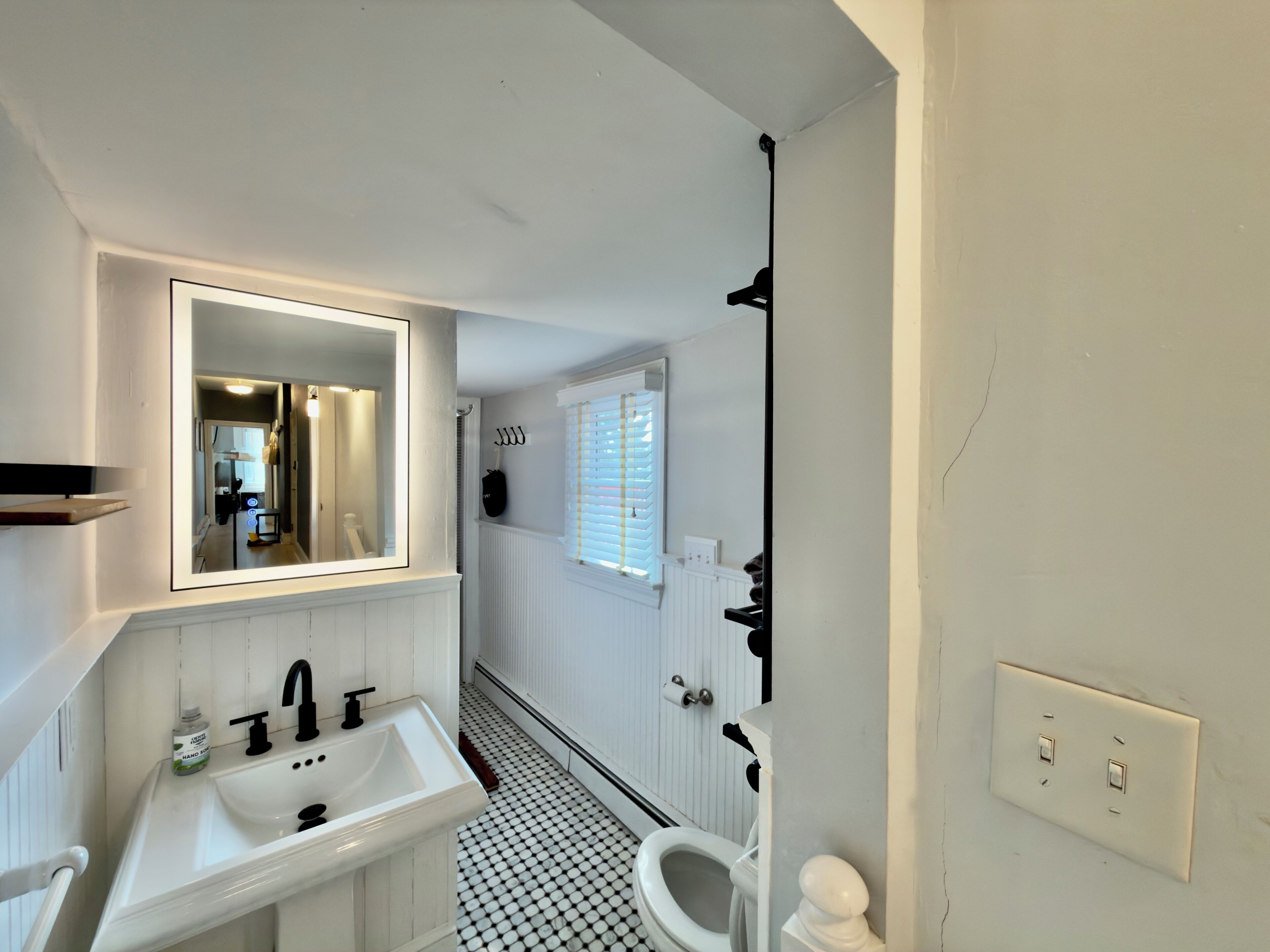  milieuvriendelijk toiletgerief, een haardroger, handdoeken, zeep