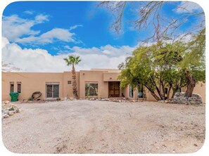 Exterior - Desert Escape in the Foothills!
Family friendly with pool and views (Tucson)