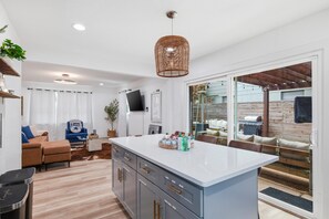 Interior - Cozy Walk to AT&T Stadium! Game Day Retreat!Family Friendl (Arlington)
