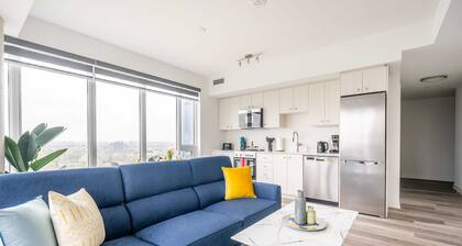 High Rise 1BR Condo w Balcony & Beautiful Views