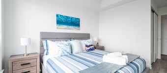 High Rise 1BR Condo w Balcony & Beautiful Views