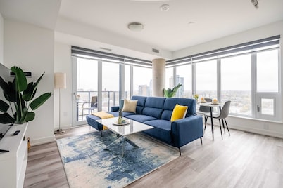 High Rise 1BR Condo w Balcony & Beautiful Views