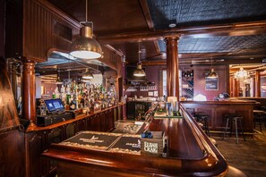 Bar (on property) - Downtown Southern Pines - The Jefferson Inn - Petite Queen Room (Southern Pines)