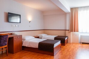 Family Room | Free WiFi, wheelchair access
