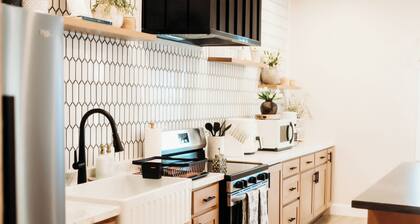 Hidden Gem Studio Behind Shopaholics Only Boutique