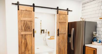 Hidden Gem Studio Behind Shopaholics Only Boutique