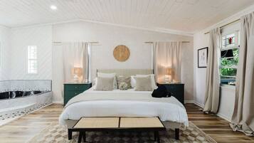 Desk, iron/ironing board, travel cot, WiFi