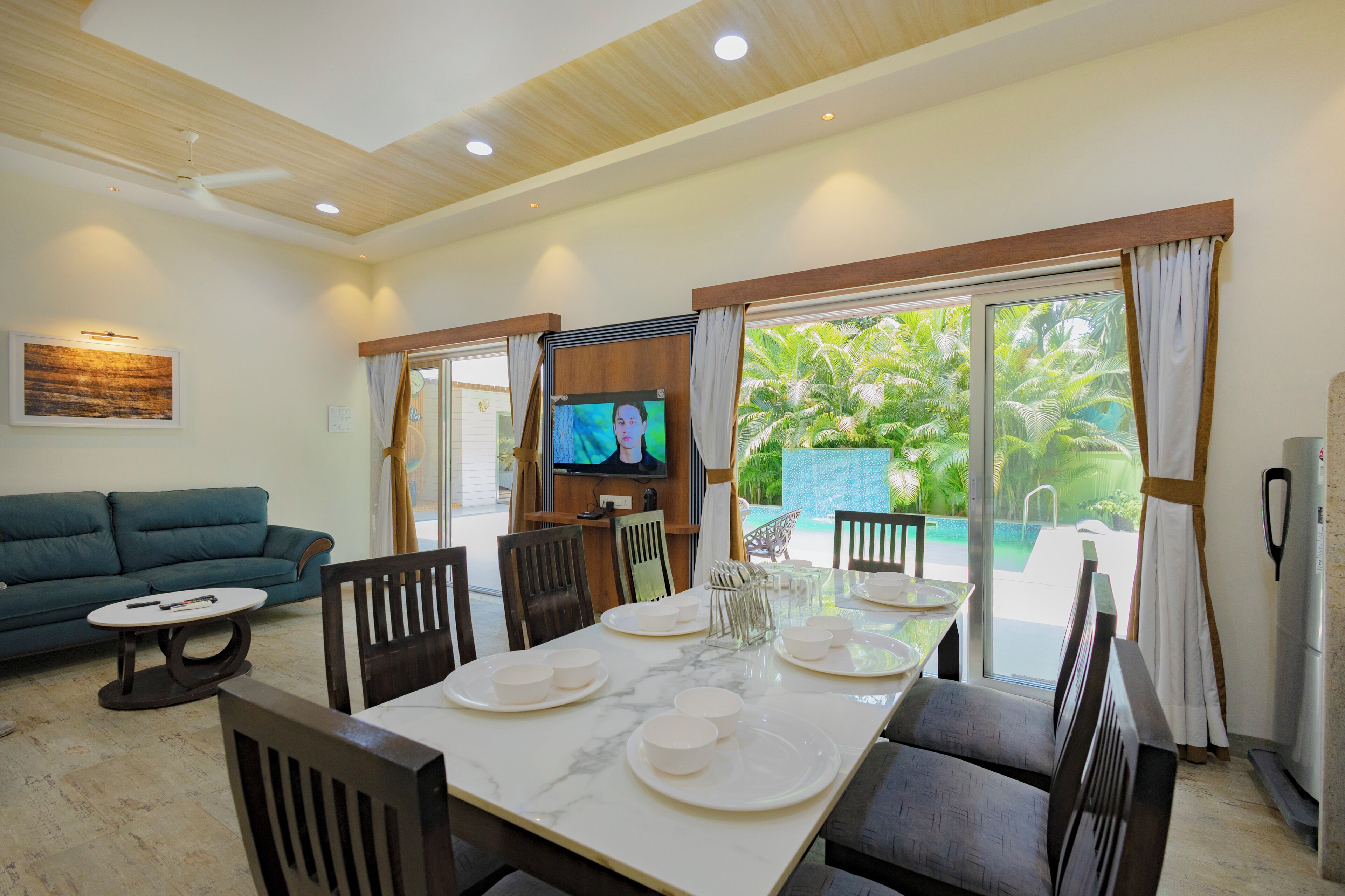 Family Villa, Balcony, Pool View | Dining