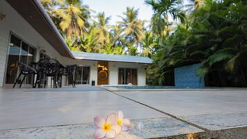 Family Villa, Balcony, Pool View | Outdoor dining