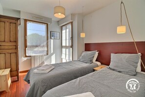 Iron/ironing board, travel cot, free WiFi, bed sheets - Vrbo Property (PORT LOUIS)