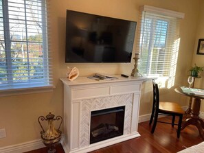 Interior - Luxury Private Hillview Suite (Napa)