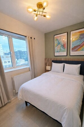 Room - Lovely and Stylish Apartment: 3 bedroom&1 Living Room (London)