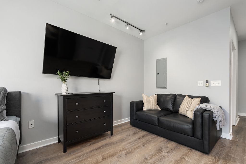 Spacious Studio With Pool View - Ohio