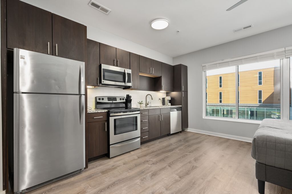 Fridge, microwave, stovetop, dishwasher