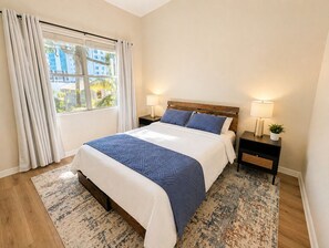 Bügeleisen/Bügelbrett, Reisekinderbett, WLAN, Bettwäsche