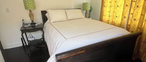 Iron/ironing board, WiFi