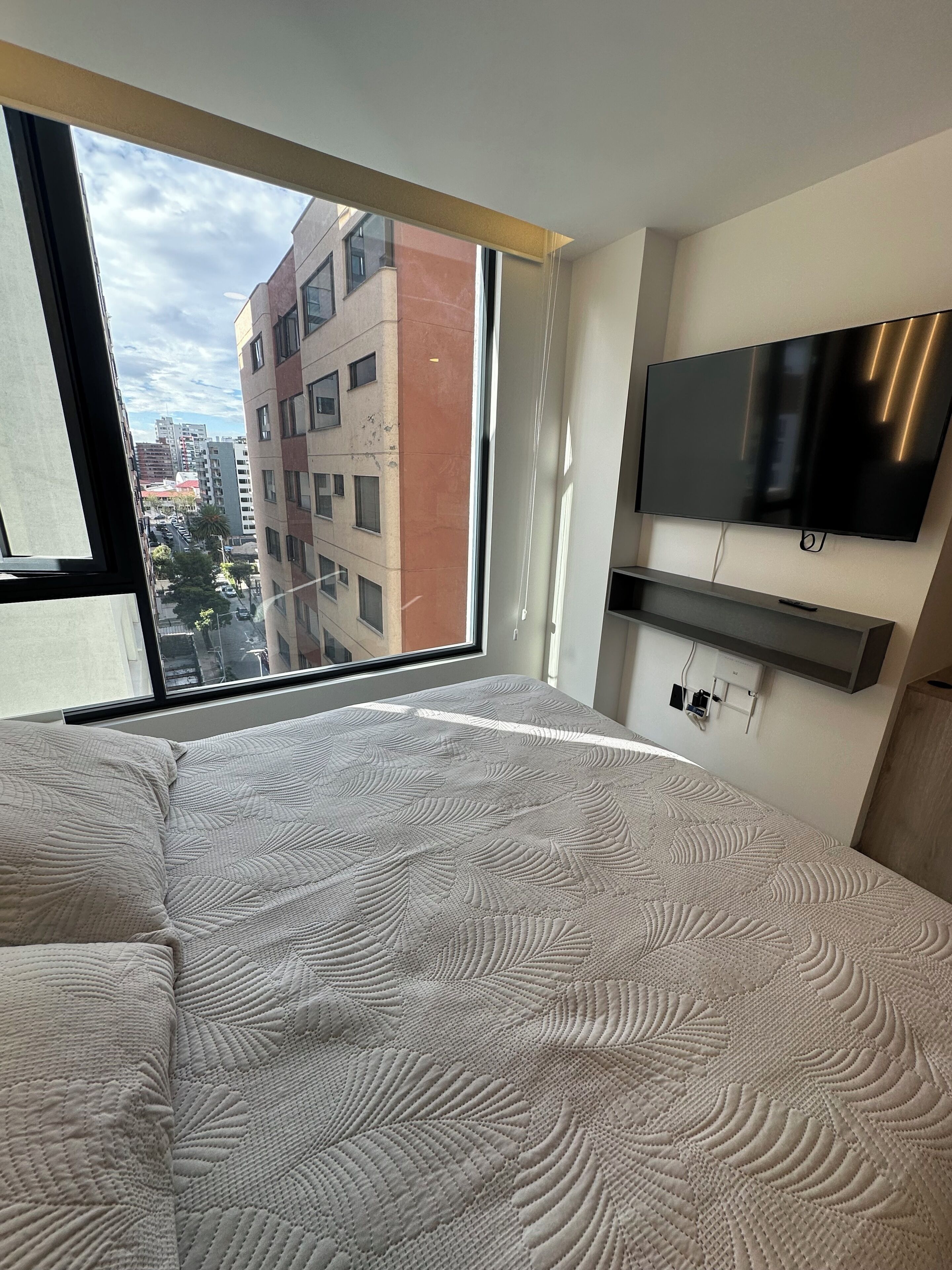 Iron/ironing board, Internet, bed sheets