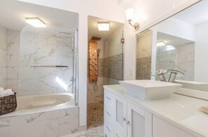 Bathroom - Exclusive 6Bed5Bath Penthouse • NYC view • Parking (Weehawken Township)