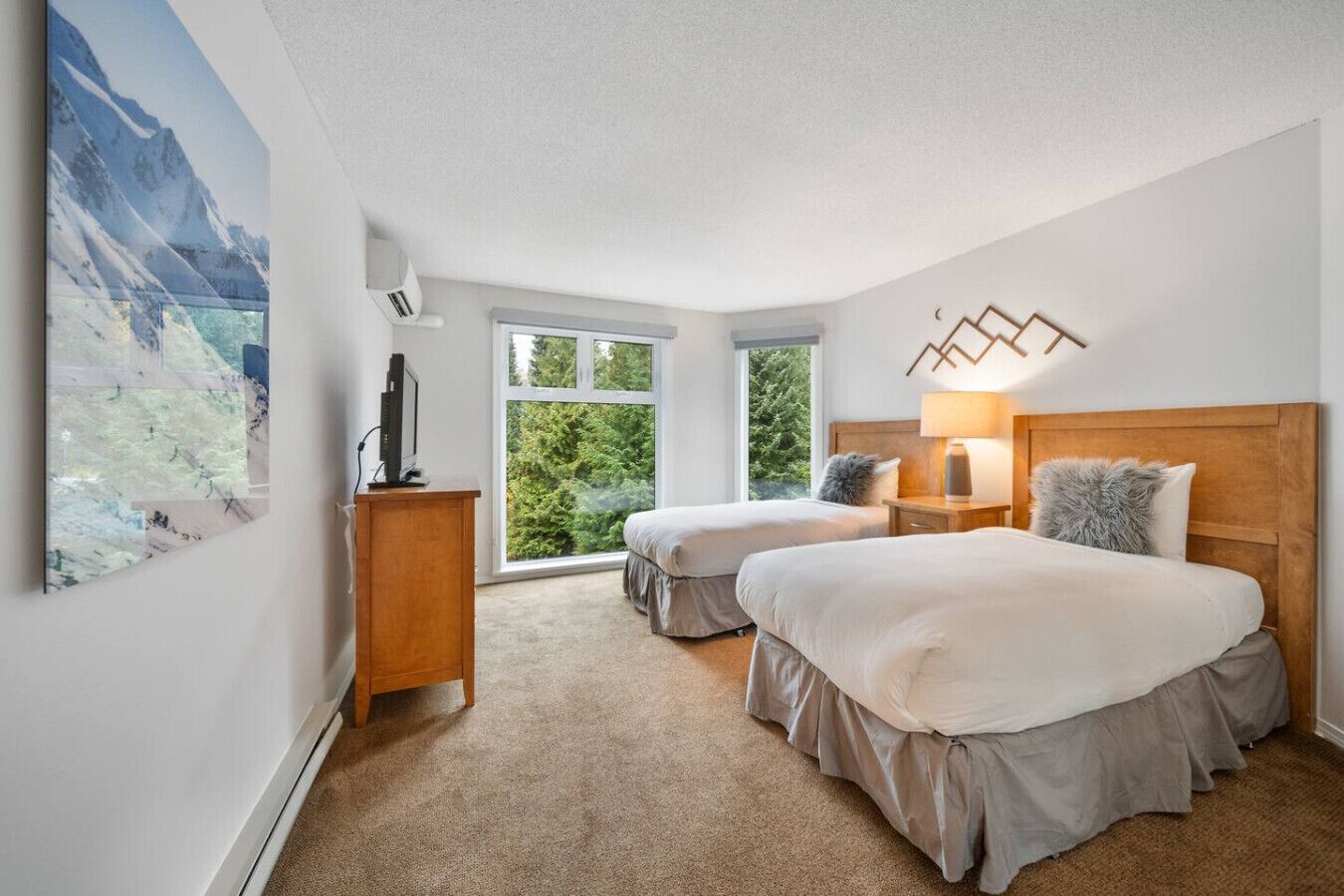 Desk, iron/ironing board, travel crib, WiFi