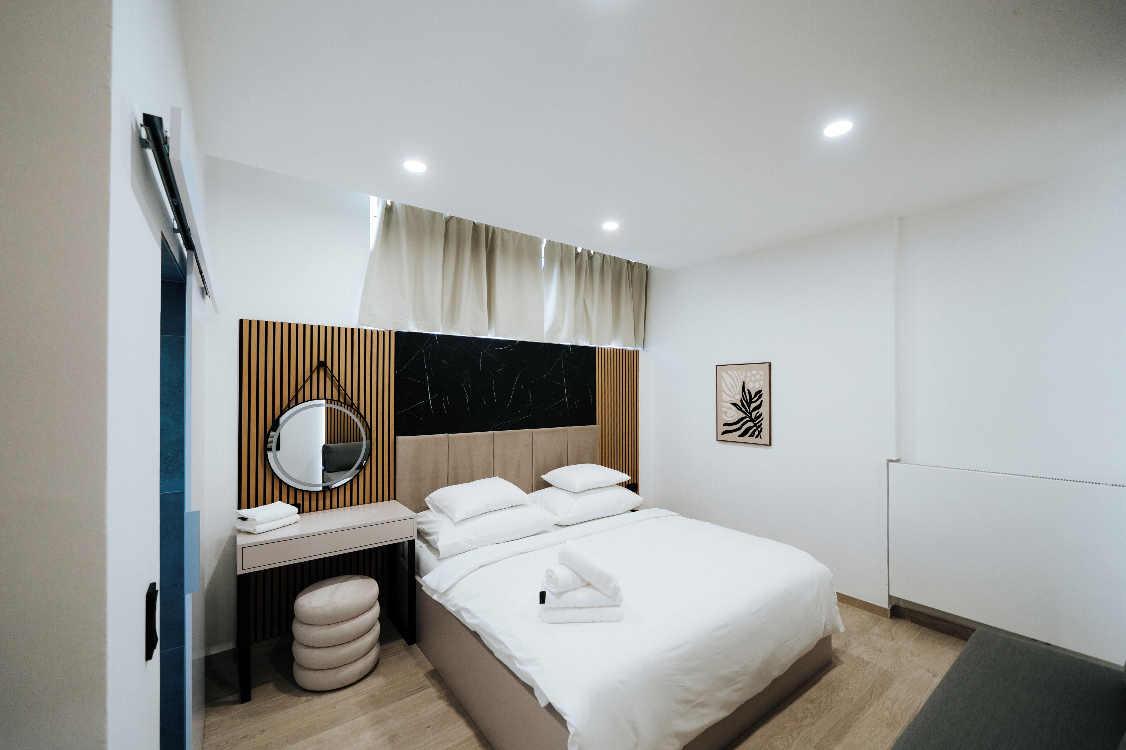 Superior-Doppelzimmer, Blick auf den Innenhof | Zimmersafe, Verdunkelungsvorhänge, schallisolierte Zimmer