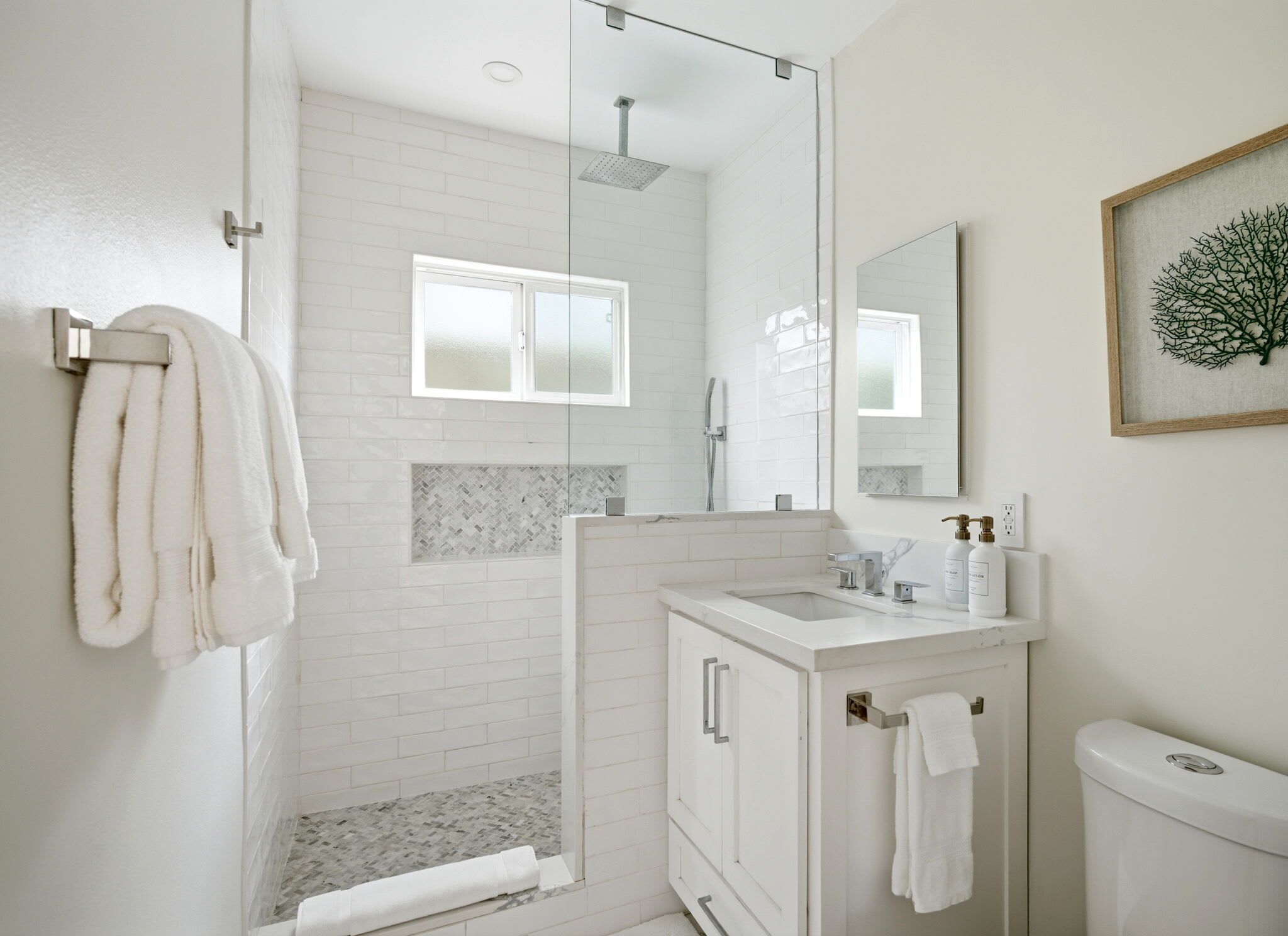 Shower, towels, shampoo
