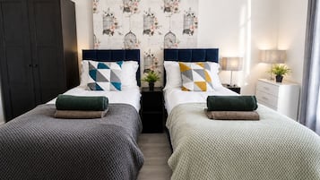WiFi, bed sheets