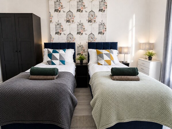 WiFi, bed sheets