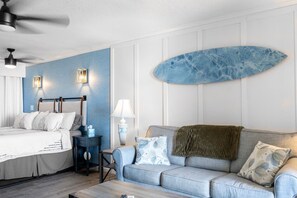 WiFi, bed sheets - Waterfront Escape Steps to Sapphire Beach (East End)