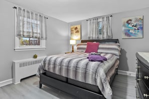 Iron/ironing board, WiFi, bed sheets - 1-bedroom apartment close-by walk friendly park (Philadelphia)