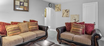 1-bedroom apartment close-by walk friendly park