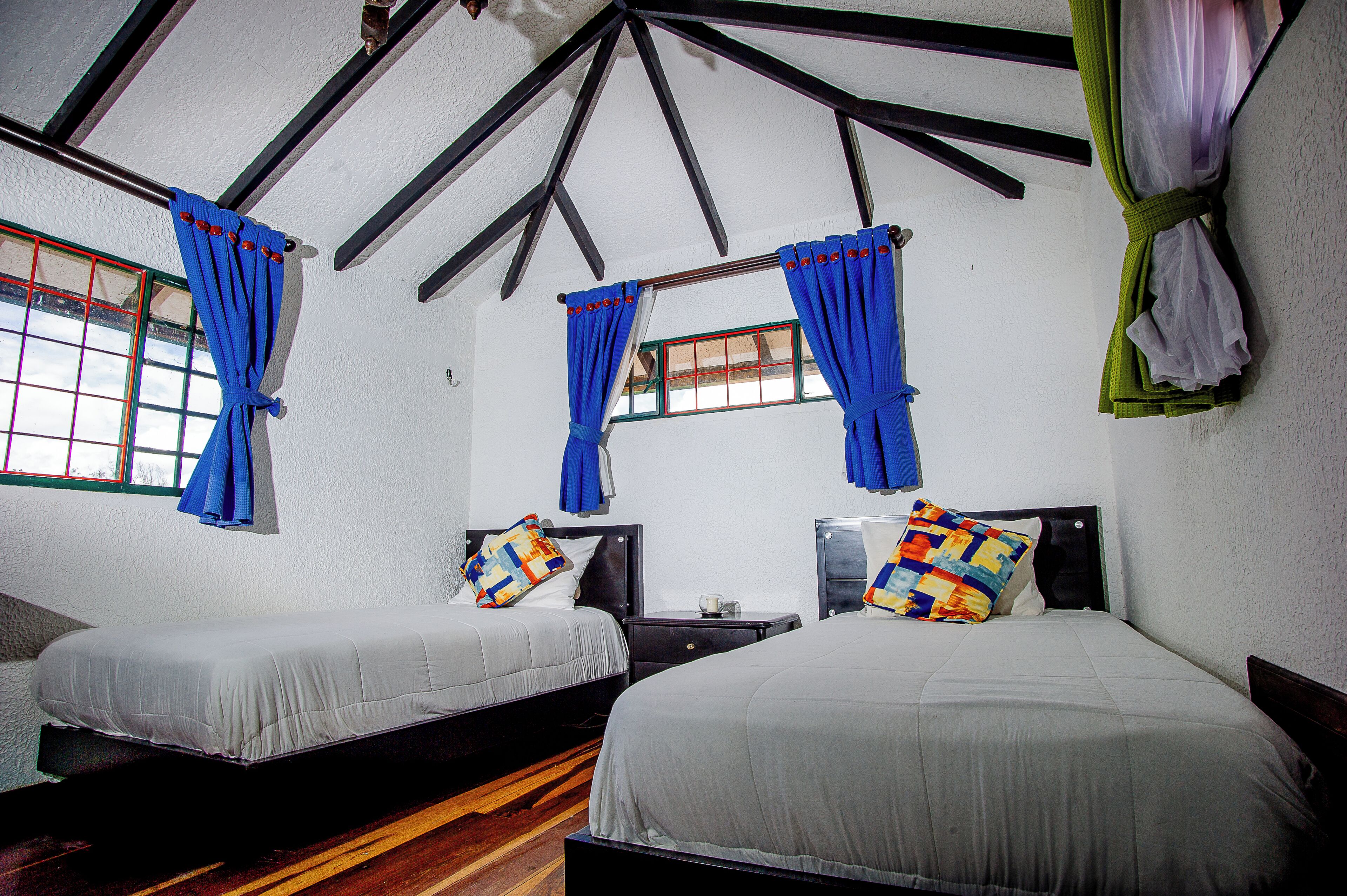 4 bedrooms, desk, iron/ironing board, free WiFi