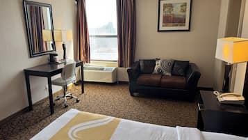 Single Room, 1 King Bed, Accessible Bathtub | Free WiFi, bed sheets