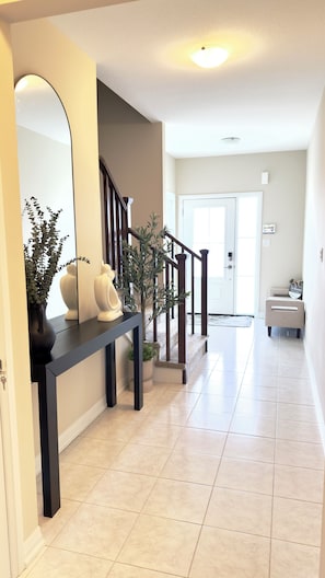 Interior - Unforgettable Memories- Close to Niagara (Fort Erie)