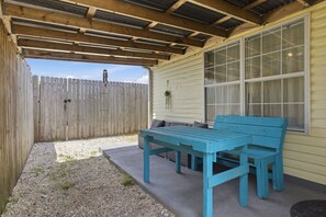 Outdoor dining - 2BR PCB Getaway | Walk to Public Beach Access 11 | Sleeps 6 (Panama City Beach)