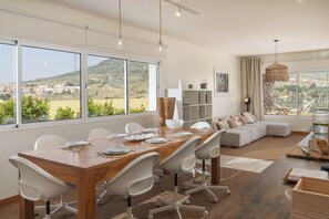 Dining - Casa da Moagem – Modern and Relaxing Stay (Barroca)