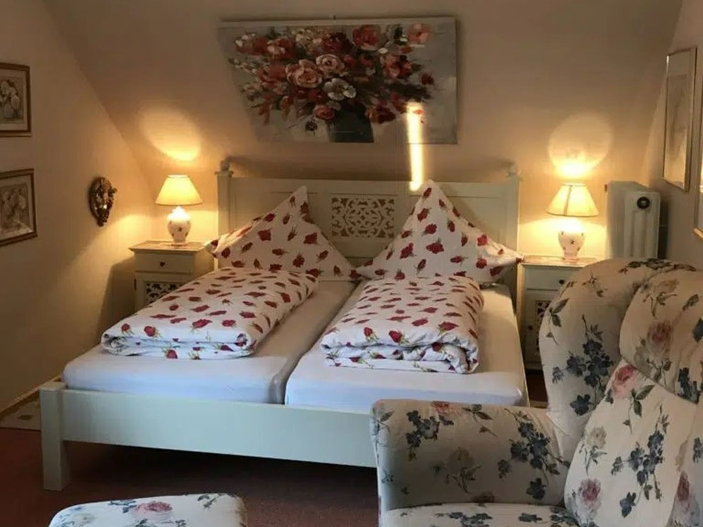 Deluxe Doppelzimmer Rosen mit Badewanne und WC-Rosenzimmer