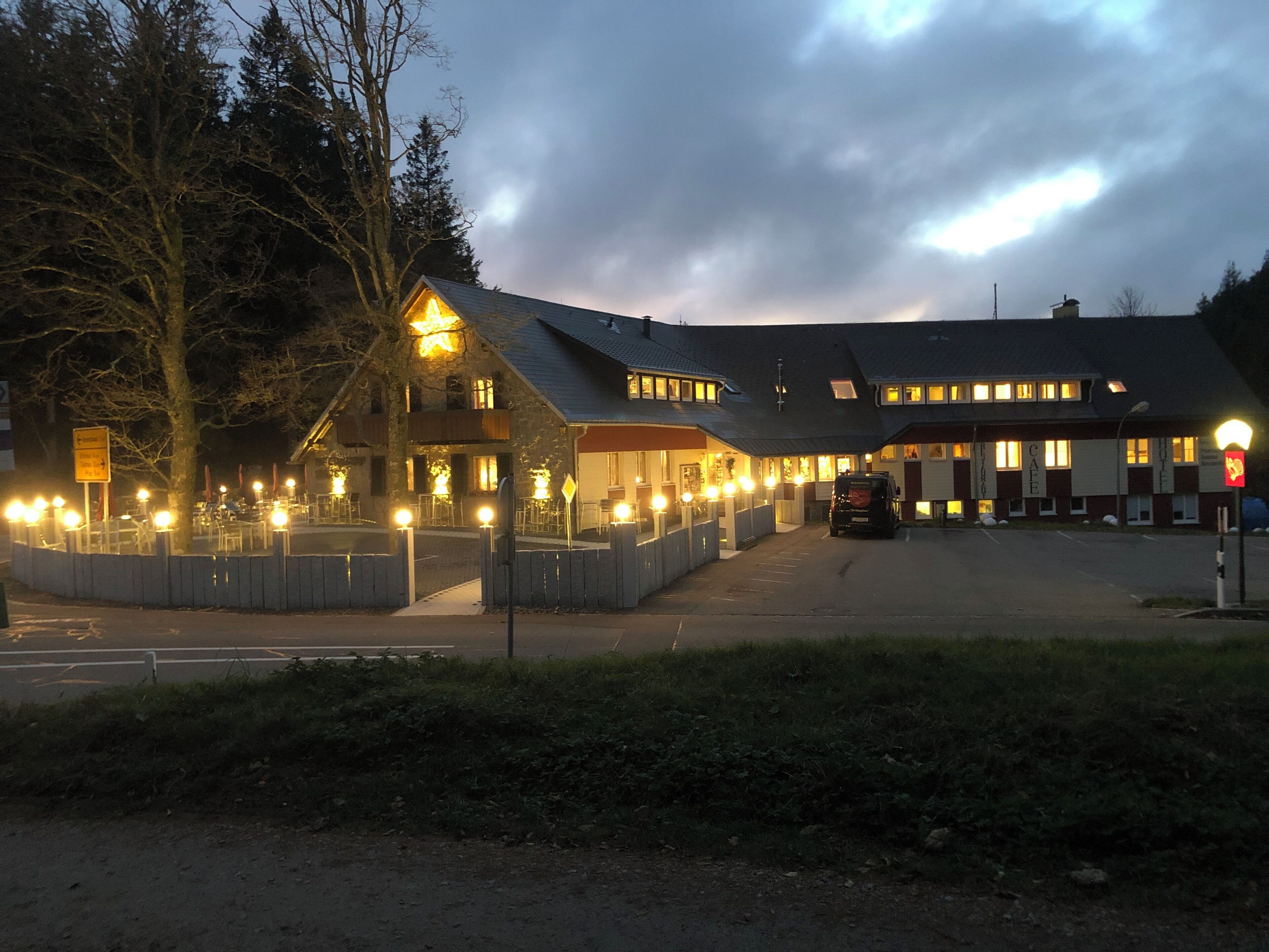 Waldhotel Auerhahn "Hochkopfhaus", (Todtnau), LHS 10150-Hotel-Ansicht