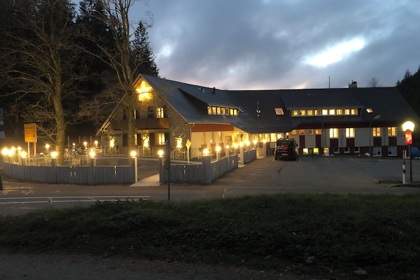 Waldhotel Auerhahn "Hochkopfhaus", (Todtnau), LHS 10150-Hotel-Ansicht