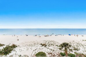 On the beach - Reef Club 302 Gulf View Condo w/ Pool, Beach Access, Tennis & Sunsets (Indian Rocks Beach)