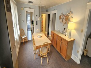 Dining - Northend  3 Bedroom, 2nd Floor Rental – Walk to Beach & Boardwalk! (Ocean City)