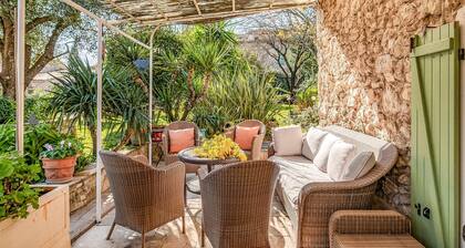 Wunderschönes Haus in Grasse mit privatem Swimmingpool, der sowohl drinnen als.