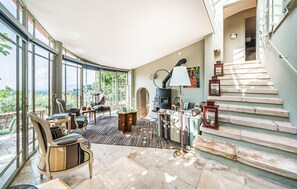 Interior - Nice home in Châteauneuf-Grasse (Châteauneuf-Grasse)