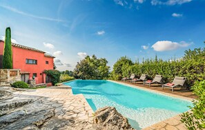 Pool - Nice home in Châteauneuf-Grasse (Châteauneuf-Grasse)